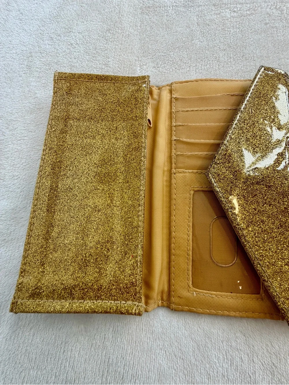 LULU ENVELOPE TRIFOLD WALLET WOMENS 4X7 GOLD GLITTER PATENT SHIMMER